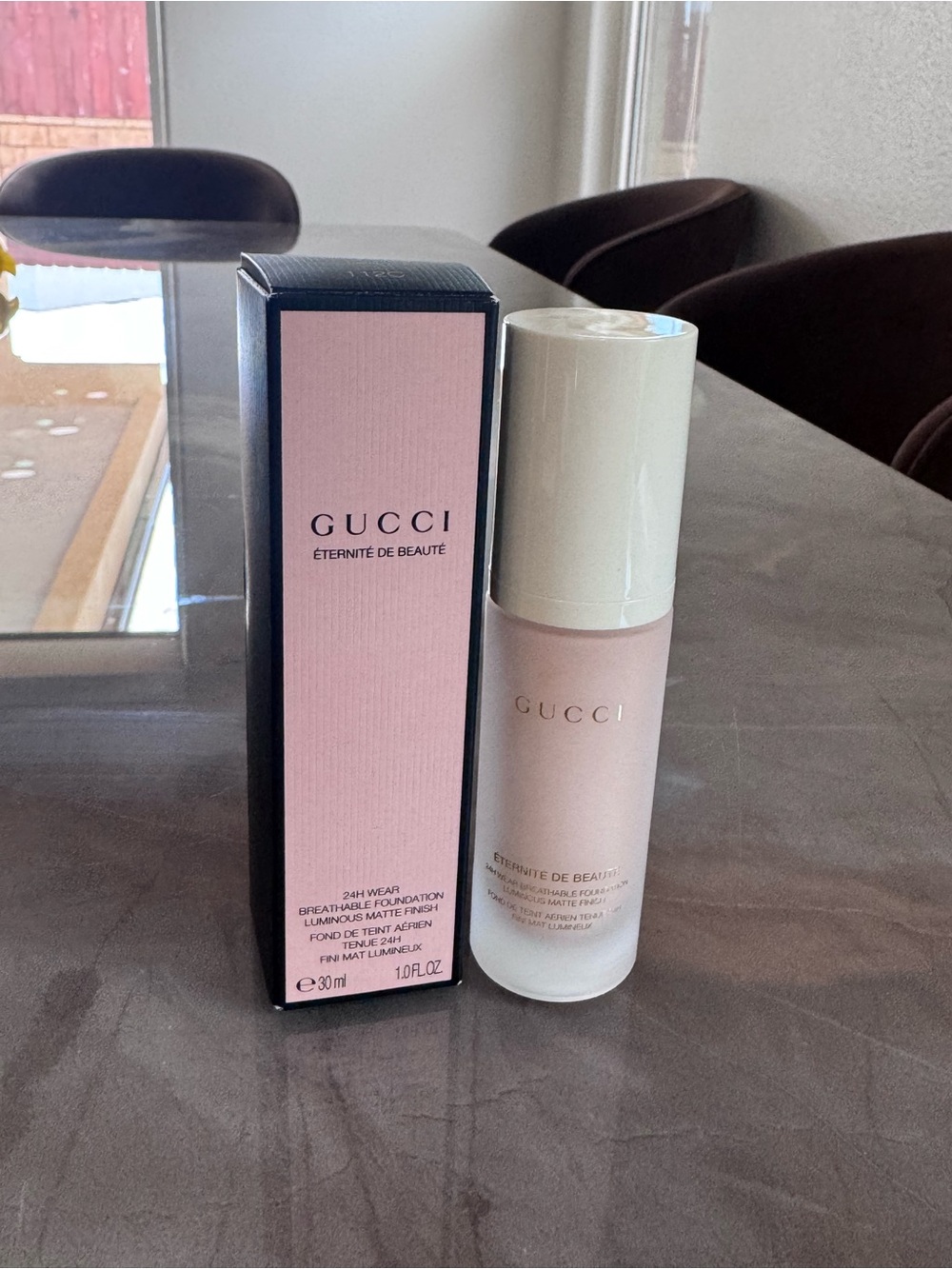 Gucci Éternité de Beauté 24-Hour Full Coverage Luminous Matte Foundation 112C - Picture 2 of 6